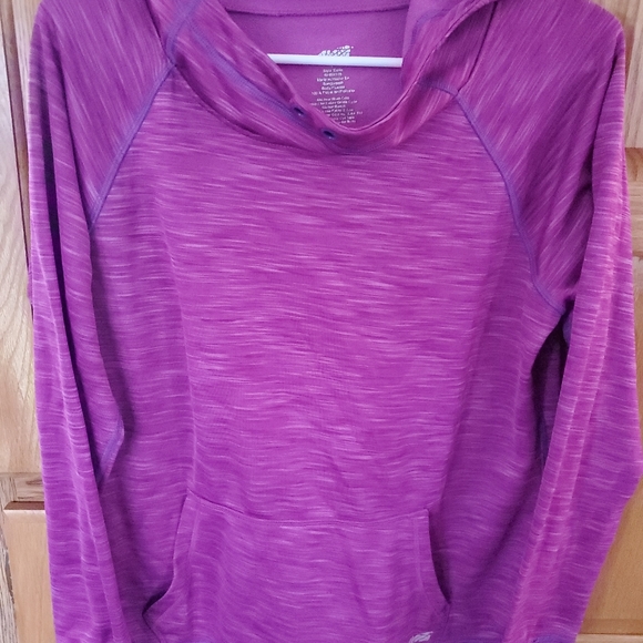 Womens athletic pull over - Picture 2 of 3